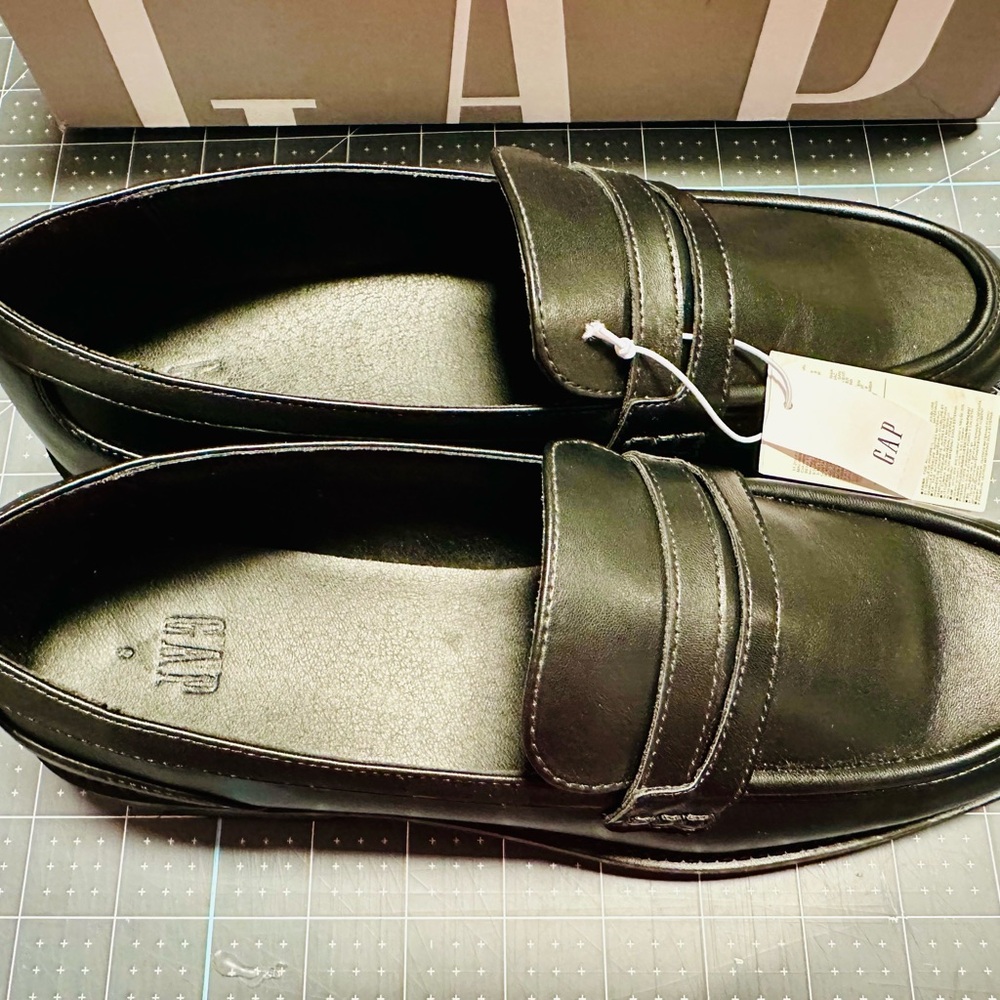 GAP Women's Black Vegan (Penny) Loafers Size 9 Regular